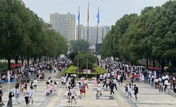 “線上+線下”促精準(zhǔn)就業(yè)，這幾場“百日千萬”招聘會有成效！ 第3張